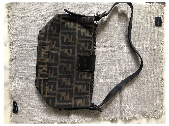 Borsa a mano Fendi Baguette marrone scuro in tessuto - vista 3