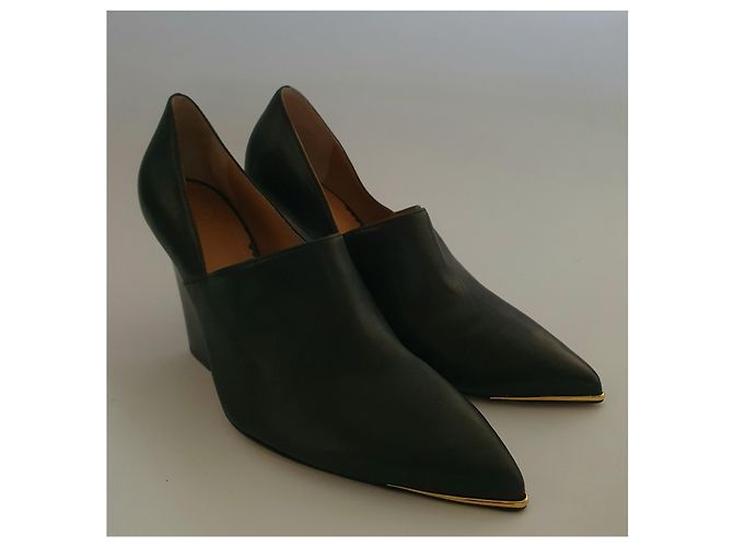 Saltos de couro Tory Burch pretos - vista 2
