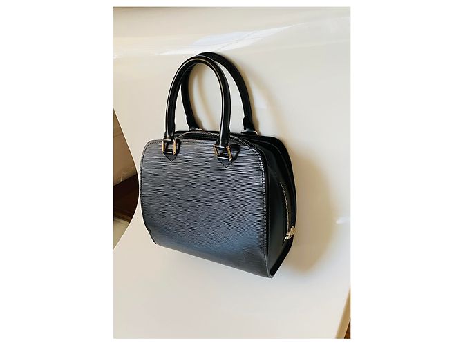 Borsa Louis Vuitton in pelle nera e metallo argento Nero - vista 3