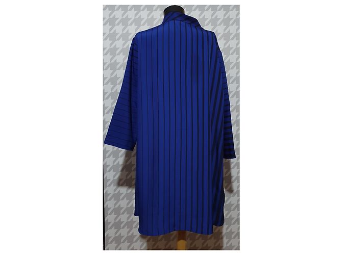 Adolfo Dominguez Robes - vue 3