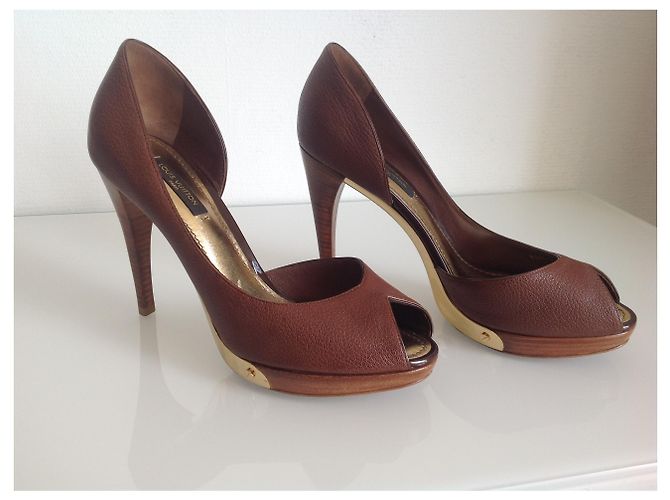 Louis Vuitton Pumps aus Leder Caramel 36.5 Karamell - Ansicht 5