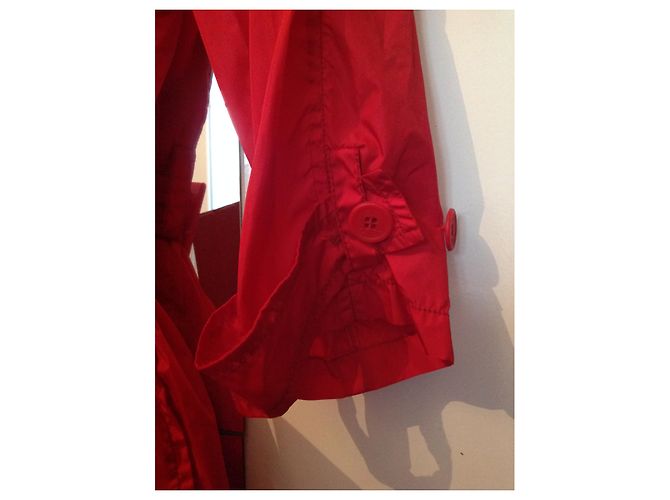 Gabardina Louis Vuitton Roja de Tela - vista 4