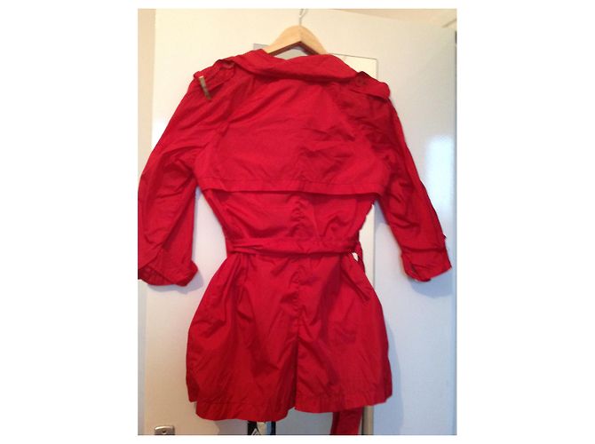 Gabardina Louis Vuitton Roja de Tela - vista 7