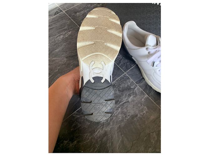 Sneakers Chanel in pelle bianca Bianco - vista 3