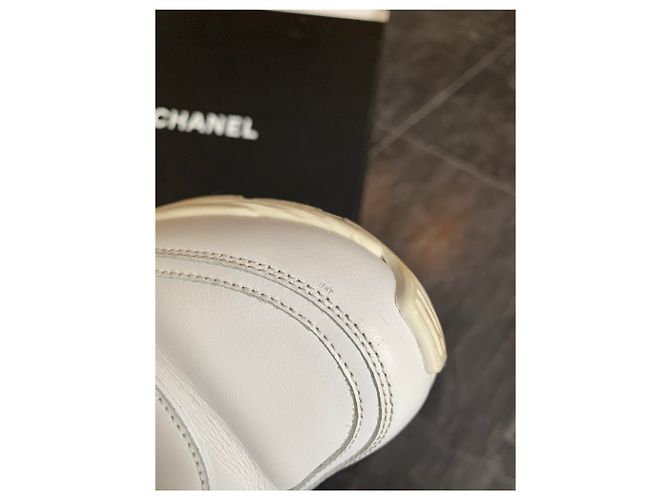 Sneakers Chanel in pelle bianca Bianco - vista 4