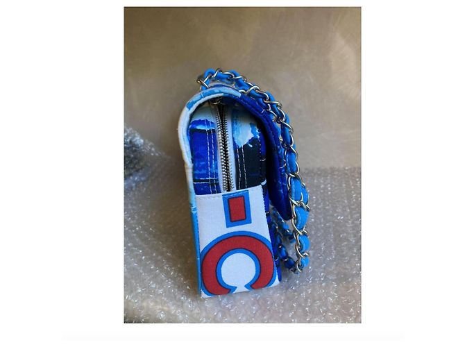 2.55 Un bolso de lona con solapa muy raro con estampado de logo de surf acolchado de Chanel Azul - vista 5