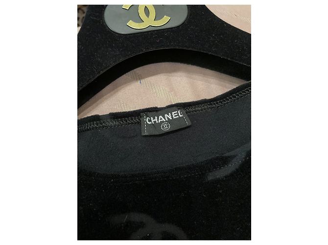 Increíble resorte CHANEL 1996 VESTIDO TERCIOPELO NEGRO. - vista 5