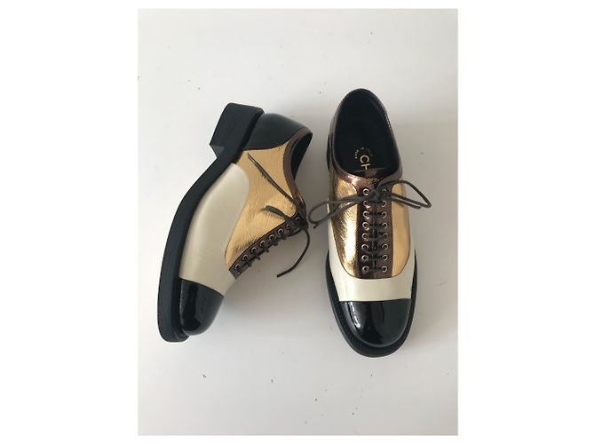 Chanel Derby Brogue Schnürschuhe Braun Schwarz Golden Creme - Ansicht 2