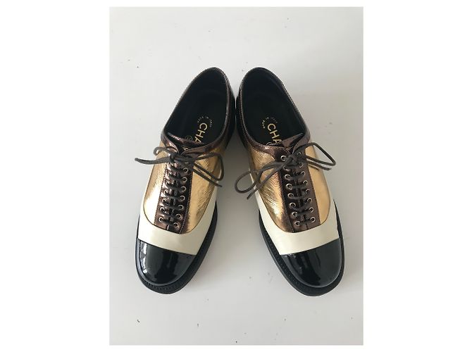 Chanel Derby Brogue Schnürschuhe Braun Schwarz Golden Creme - Ansicht 3