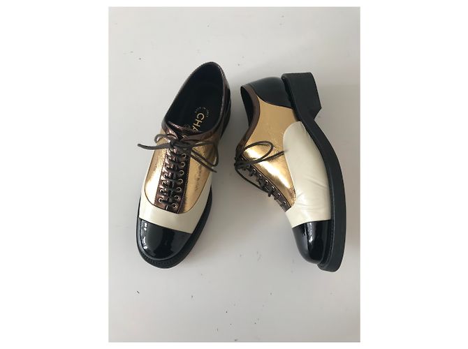 Chanel Derby Brogue Schnürschuhe Braun Schwarz Golden Creme - Ansicht 4
