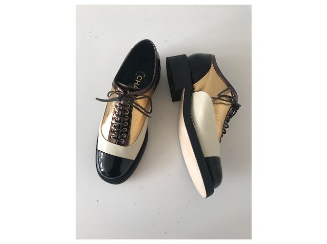 Chanel Derby Brogue Schnürschuhe Braun Schwarz Golden Creme - Ansicht 5
