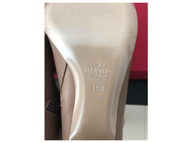 Valentino Garavani Botas de montar de cuero Rockstud Beige - vista 5