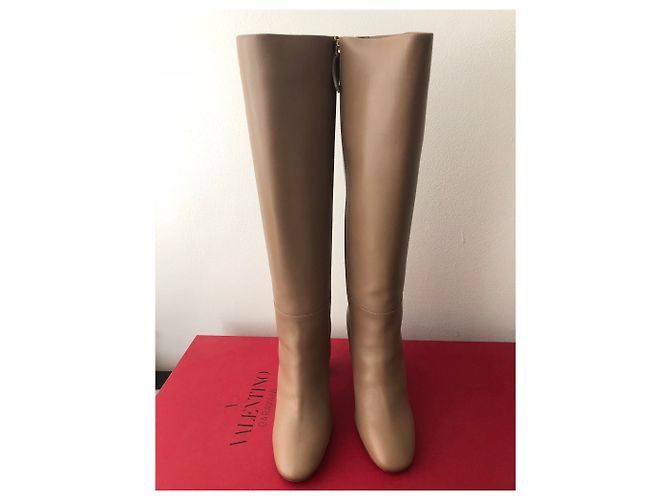 Valentino Garavani Botas de montar de cuero Rockstud Beige - vista 6
