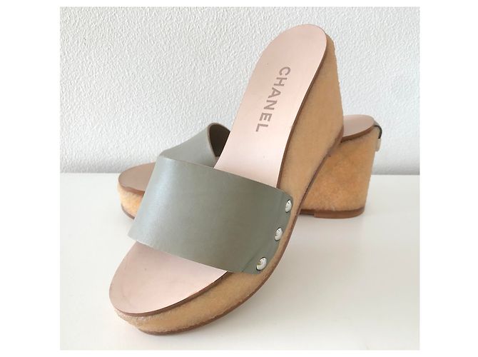Chanel Sandali con zeppa in pelle Verde chiaro - vista 5