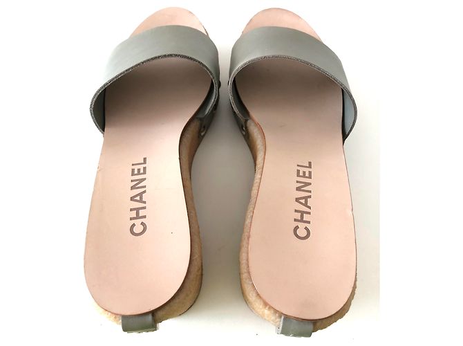 Chanel Sandali con zeppa in pelle Verde chiaro - vista 7