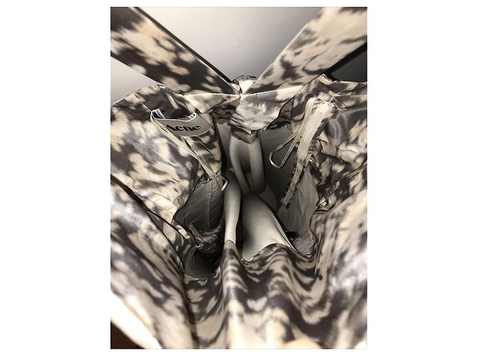 Acne Lillian Kleid mit Ikat Print Braun Weiß Beige - Ansicht 11