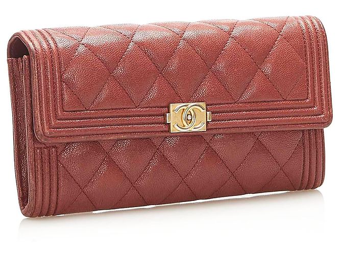 Cartera larga de piel de cordero roja Le Boy de Chanel Burdeos - vista 2