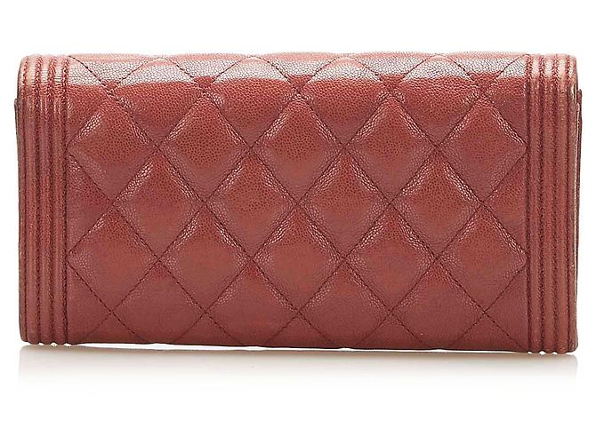 Cartera larga de piel de cordero roja Le Boy de Chanel Burdeos - vista 3