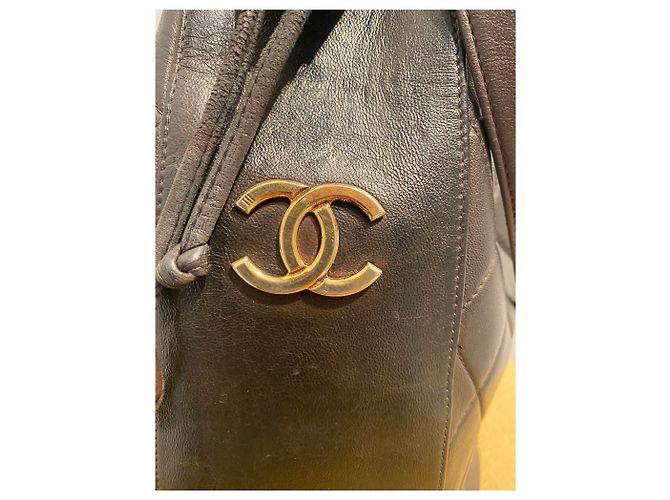 Chanel Eimer Tasche Dunkelbraunes Gestepptes Leder - Ansicht 3