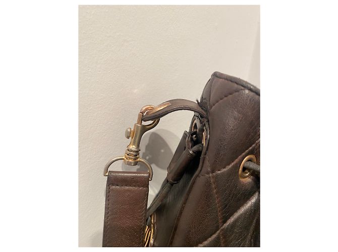 Chanel Eimer Tasche Dunkelbraunes Gestepptes Leder - Ansicht 5