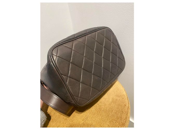 Chanel Eimer Tasche Dunkelbraunes Gestepptes Leder - Ansicht 6