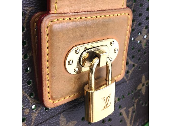 Louis Vuitton Musette perforato tela monogramma verde Marrone - vista 4