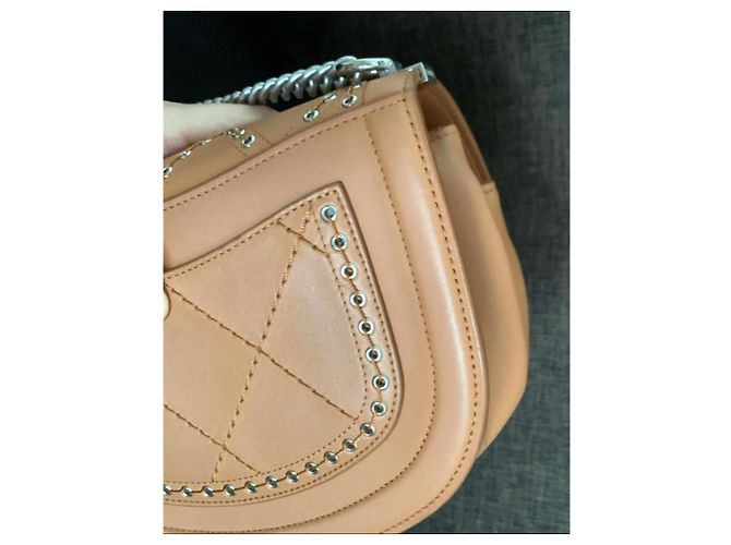 Bolsa com aba Chanel Coco Caramelo - vista 4