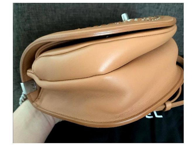 Bolsa com aba Chanel Coco Caramelo - vista 7