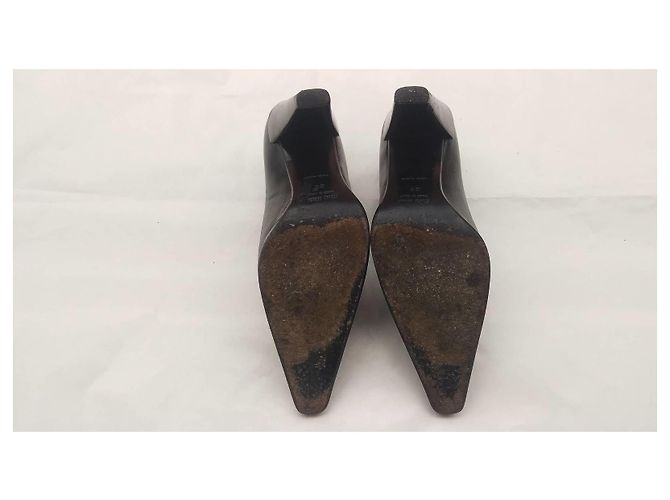 Décolleté Miu Miu in pelle nera con tacco alto - vista 5