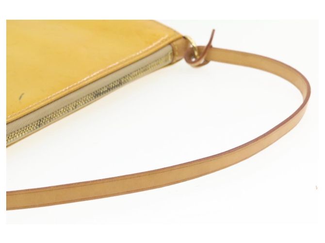 Pochette LOUIS VUITTON Monogram Vernis Lexington beige Ｍ91010 LV Aut 19331 - vista 7