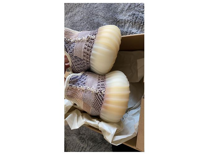 Yeezy Boost 350 V2 Sneaker Beige Stoff - Ansicht 11