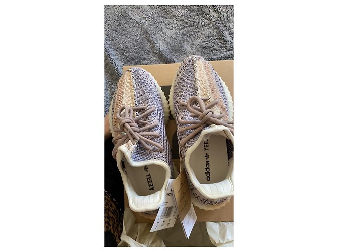 Yeezy Boost 350 V2 Sneaker Beige Stoff - Ansicht 2