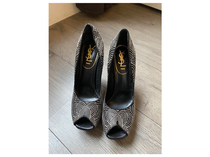 Yves Saint Laurent Décolleté Yves Saint-Laurent Nero - vista 3