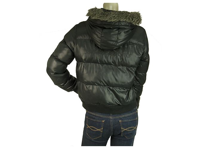 Burberry Mädchen 12Y Schwarze gesteppte Puffer-Kapuzenjacke aus Polyester - Ansicht 2