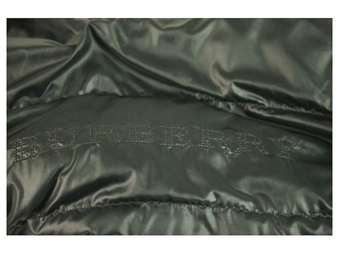 Burberry Mädchen 12Y Schwarze gesteppte Puffer-Kapuzenjacke aus Polyester - Ansicht 5