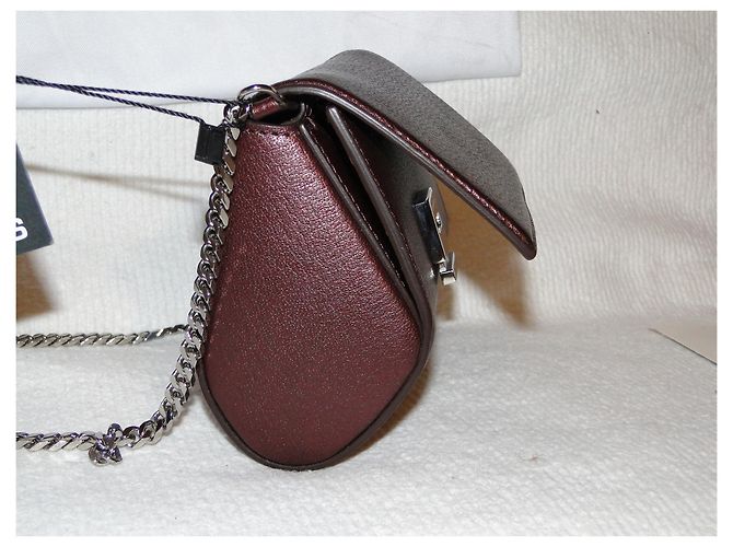 Borsa Micro Pandora Box GIVENCHY pelle bordeaux iridescente NUOVO - vista 13