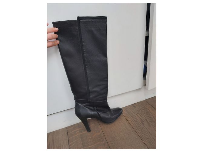 Karine Arabian Stiefel aus schwarzem Lammleder mit Absatz - Ansicht 3