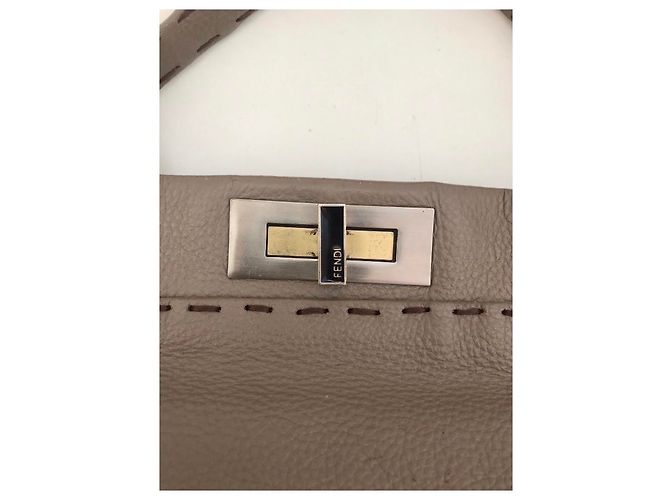 Borsa a mano Fendi Peekaboo in pelle kaki Cachi - vista 13