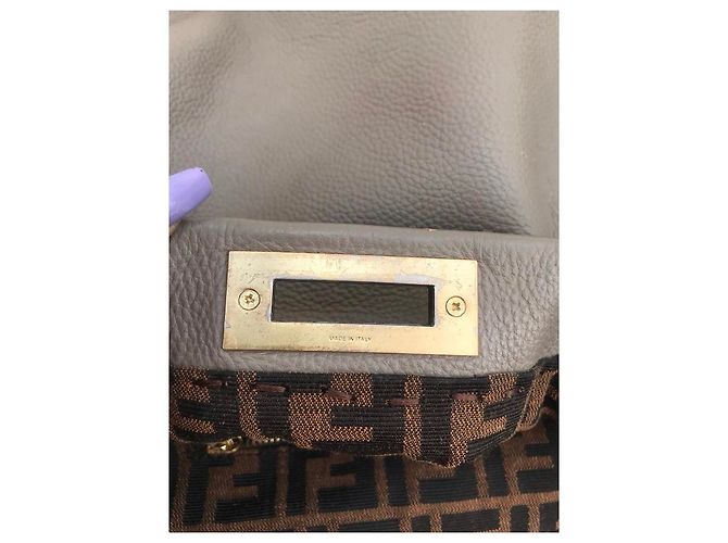 Borsa a mano Fendi Peekaboo in pelle kaki Cachi - vista 14