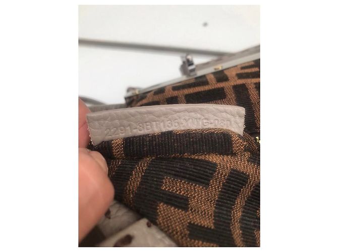Borsa a mano Fendi Peekaboo in pelle kaki Cachi - vista 6