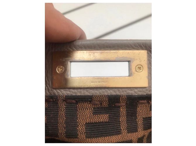 Borsa a mano Fendi Peekaboo in pelle kaki Cachi - vista 9