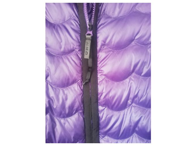 Red Valentino Steppjacke mit Rüschen Lavendel Nylon - Ansicht 4