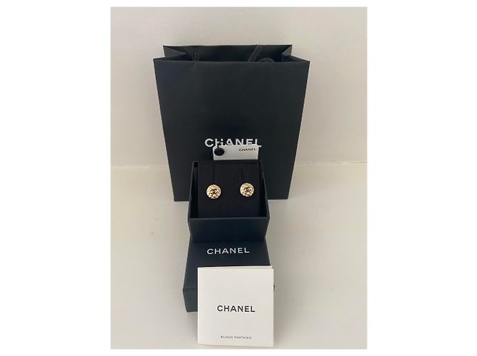 Orecchini dorati Chanel a forma di bottoni . D'oro - vista 4