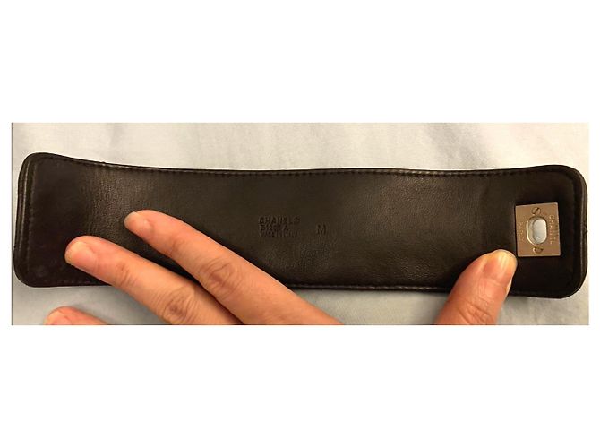 Bracciale Chanel in pelle nera trapuntata Nero - vista 7