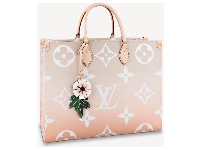 Louis Vuitton LV Onthego in piscina - vista 5