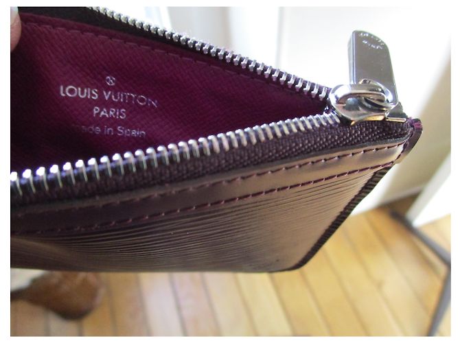 Louis Vuitton Tarjetero y monedero de piel Epi. Púrpura - vista 2