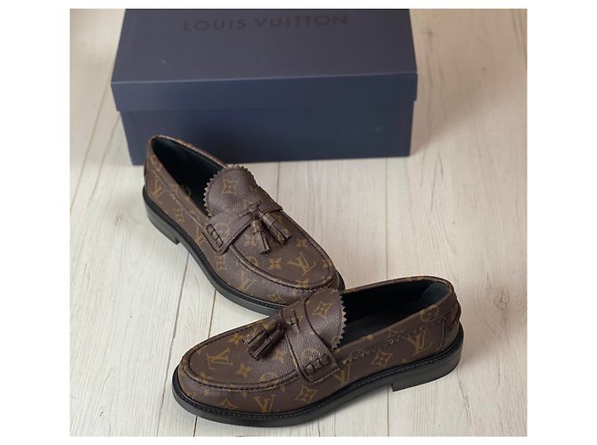 Louis Vuitton Mocassino Voltaire Marrone - vista 2