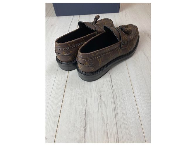 Louis Vuitton Mocassino Voltaire Marrone - vista 3