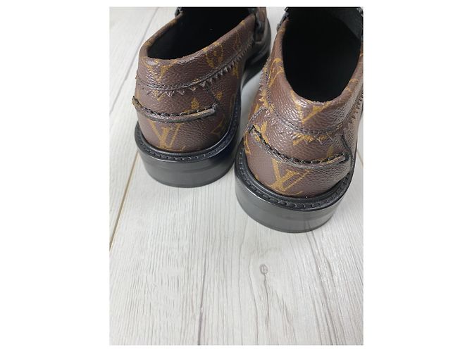 Louis Vuitton Mocassino Voltaire Marrone - vista 6