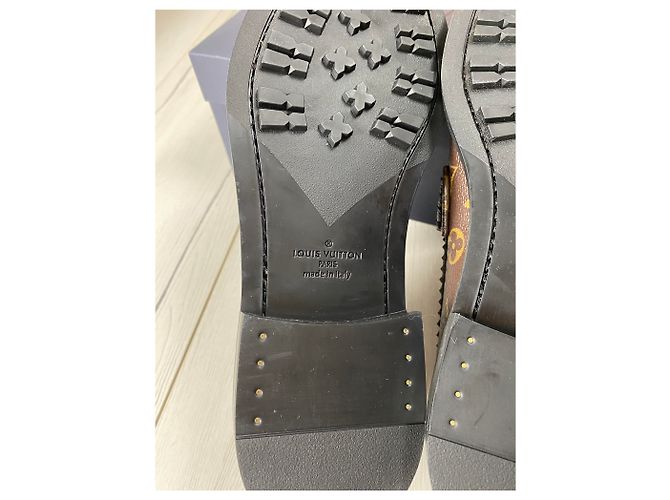Louis Vuitton Mocassino Voltaire Marrone - vista 8